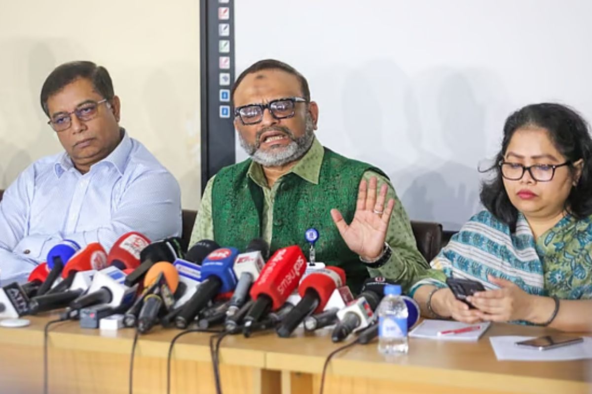 ডাকসু নির্বাচনের ব্যালট নীলক্ষেতে ছাপানোর কথা স্বীকার করলেন উপাচার্য