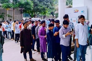 ডাকসুর ভোটগ্রহণ শুরু