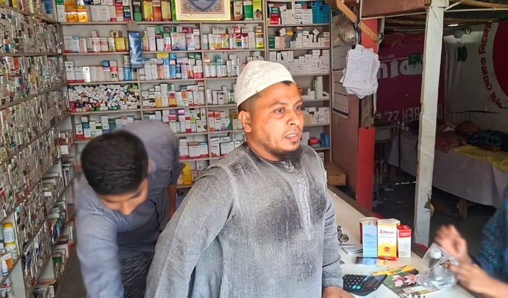 ডাক্তার সেজে রোগী দেখা আর অস্ত্রোপচার শেষমেশ ম্যাজিস্ট্রেটের জালে 1758002700 ডাক্তার না হয়েও রোগী দেখেন, অস্ত্রোপচারও করেন! পরিণতি যা ঘটলো