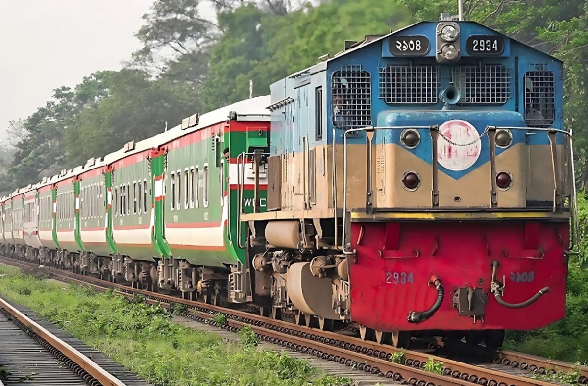ঢাকা-চট্টগ্রাম রুটে আজ থেকে চলবে বিশেষ ট্রেন