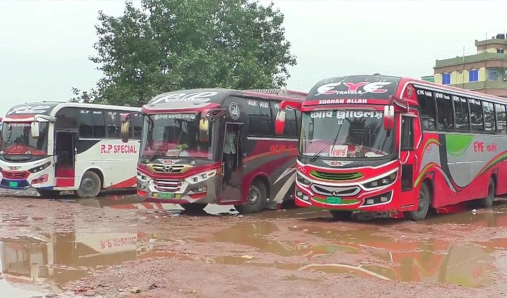 ঢাকা চট্টগ্রাম রুটে বাস ধর্মঘটে চরম ভোগান্তিতে যাত্রীরা 1758528241 ঢাকা-চট্টগ্রাম রুটে বাস ধর্মঘটে চরম ভোগান্তিতে উত্তরবঙ্গের যাত্রীরা