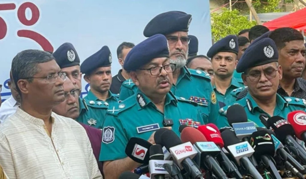 ঢাকায় ৮৯টি পূজামণ্ডপ অধিকতর ঝুঁকিপূর্ণ 4 ঢাকায় ৮৯টি পূজামণ্ডপ অধিকতর ঝুঁকিপূর্ণ 1759068823 ঢাকায় ৮৯টি পূজামণ্ডপ অধিকতর ঝুঁকিপূর্ণ