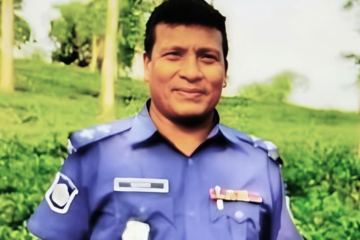 তরুণীর সঙ্গে নিবিড় সম্পর্ক, সাময়িক বরখাস্ত এসআই