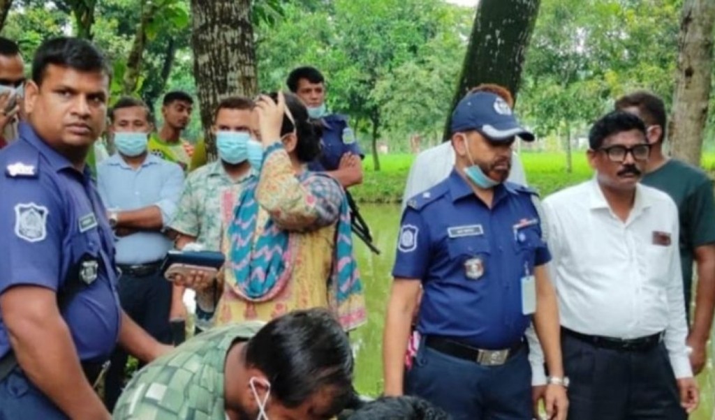 দাফনের আড়াই মাস পর শিশুর লাশ উত্তোলন 4 দাফনের আড়াই মাস পর শিশুর লাশ উত্তোলন 1758205490 দাফনের আড়াই মাস পর শিশুর লাশ উত্তোলন