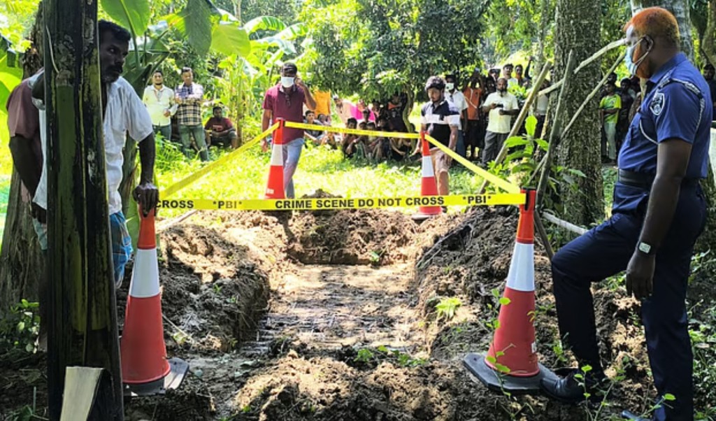 দাফনের ৮ মাস পর সাংবাদিকের মরদেহ উত্তোলন 4 দাফনের ৮ মাস পর সাংবাদিকের মরদেহ উত্তোলন 1756729434 দাফনের ৮ মাস পর সাংবাদিকের মরদেহ উত্তোলন