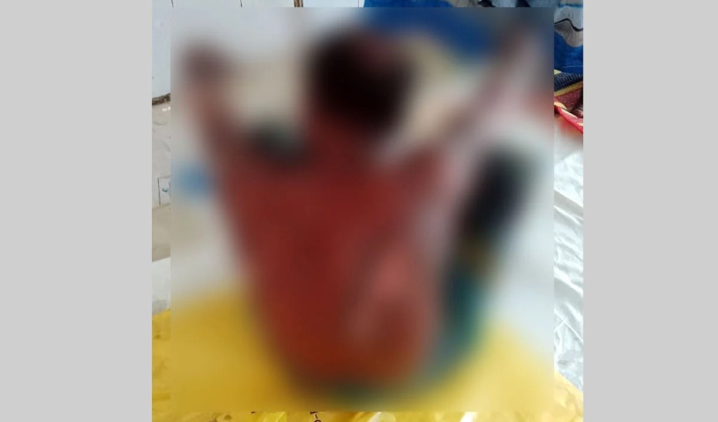 দুই সতীনের তুমুল ঝগড়ায় ঘরে আগুন, শিশুসহ দগ্ধ ৩ 3 দুই সতীনের তুমুল ঝগড়ায় ঘরে আগুন শিশুসহ দগ্ধ ৩ 1757167640 দুই সতীনের তুমুল ঝগড়ায় ঘরে আগুন, শিশুসহ দগ্ধ ৩