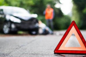 দূর্গা প্রতিমা আনতে গিয়ে দুর্ঘটনায় তিনজনের মৃত্যু