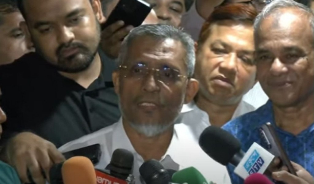 দেশে অবৈধ অস্ত্র আসছে বলে উদ্বেগ প্রকাশ করলেন লুৎফুজ্জামান বাবর 4 দেশে অবৈধ অস্ত্র আসছে বলে উদ্বেগ প্রকাশ করলেন লুৎফুজ্জামান বাবর 1757856873 দেশে অবৈধ অস্ত্র আসছে বলে উদ্বেগ প্রকাশ করলেন লুৎফুজ্জামান বাবর
