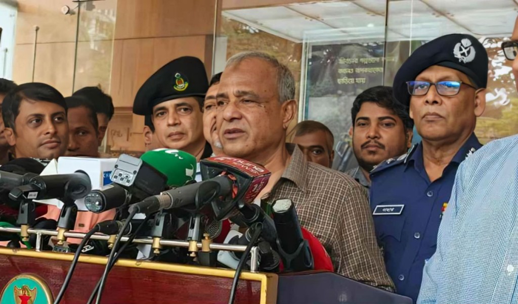 দেশের আইন শৃঙ্খলা পরিস্থিতি খারাপের দিকে চলে গেছেমন্তব্য স্বরাষ্ট্র উপদেষ্টার 1757232383 দেশের আইন-শৃঙ্খলা পরিস্থিতি খারাপের দিকে চলে গেছে: স্বরাষ্ট্র উপদেষ্টা