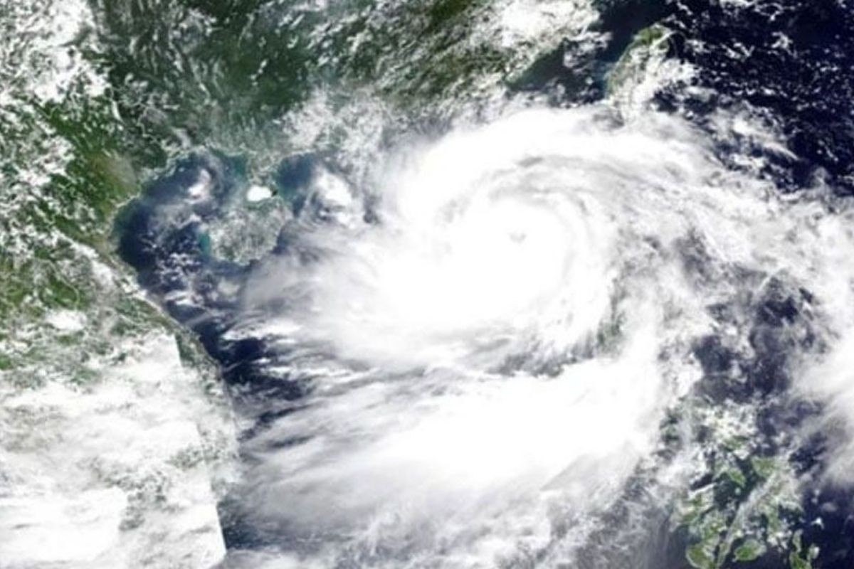 ধেয়ে আসছে সুপার টাইফুন ‘নান্দো