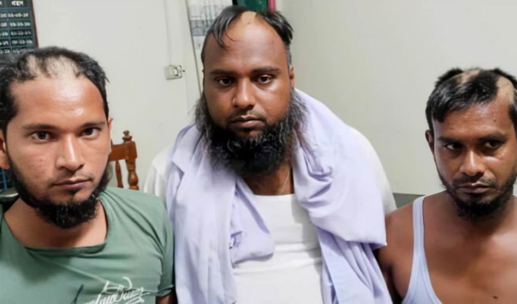 নাটোরে মাদরাসার নামে চাঁদা তুলতে গিয়ে গণপিটুনি 1759030432 নাটোরে মাদরাসার নামে চাঁদা তুলতে গিয়ে গণপিটুনি