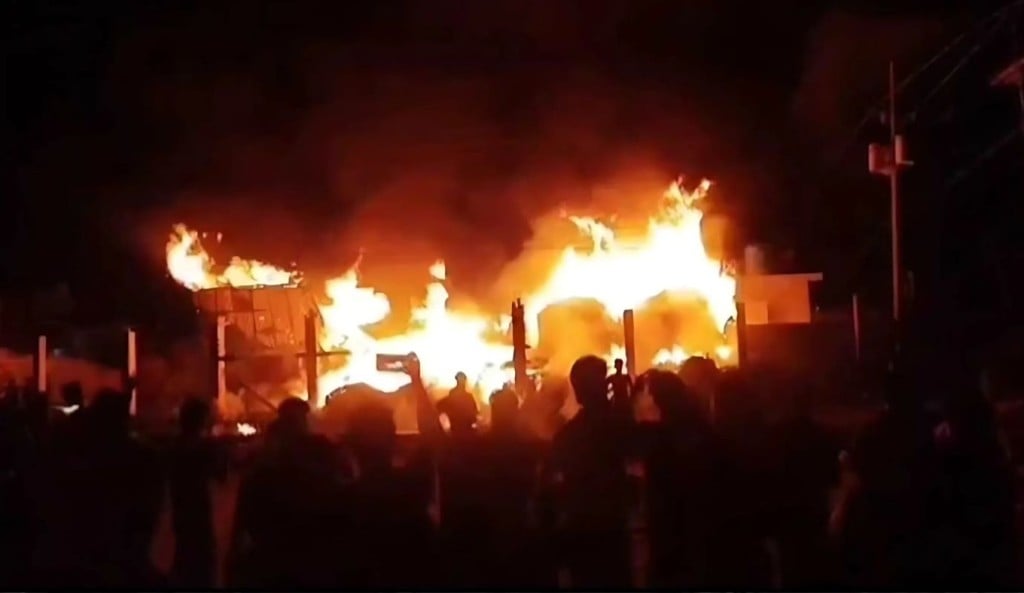 নারায়ণগঞ্জে ঝুটের গোডাউনে ভয়াবহ আগুন 1757210733 নারায়ণগঞ্জে ঝুটের গোডাউনে ভয়াবহ আগুন