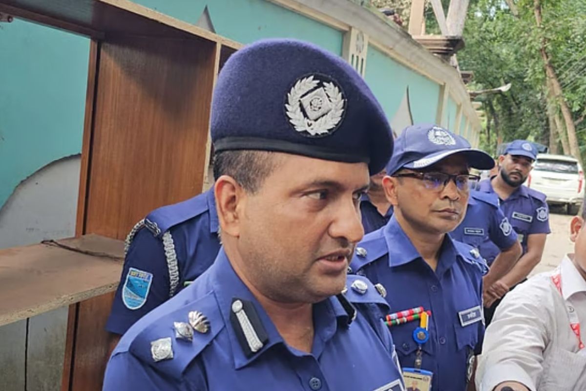 নুরাল পাগলার লাশ পোড়ানোর ঘটনায় অতিরিক্ত ডিআইজির হুঁশিয়ারি