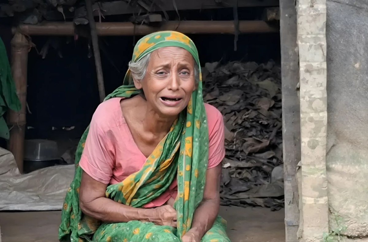 বৃদ্ধার বয়স্ক ভাতার টাকা খাচ্ছে সতীনের সন্তানরা