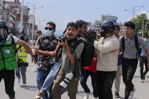 দেশ ত্যাগের পরিকল্পনা প্রধানমন্ত্রী ওলির!