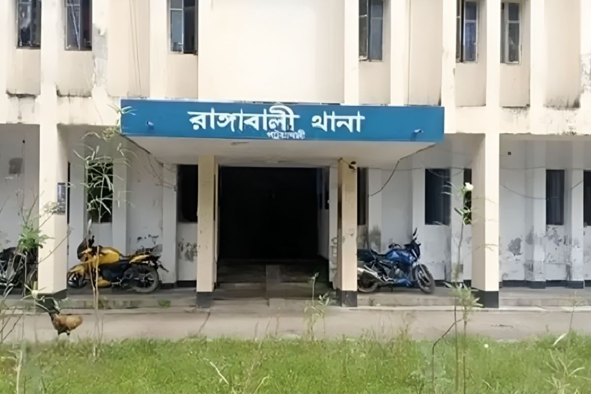 পটুয়াখালীতে গলায় ফাঁস দিয়ে গৃহবধূর আত্মহনন