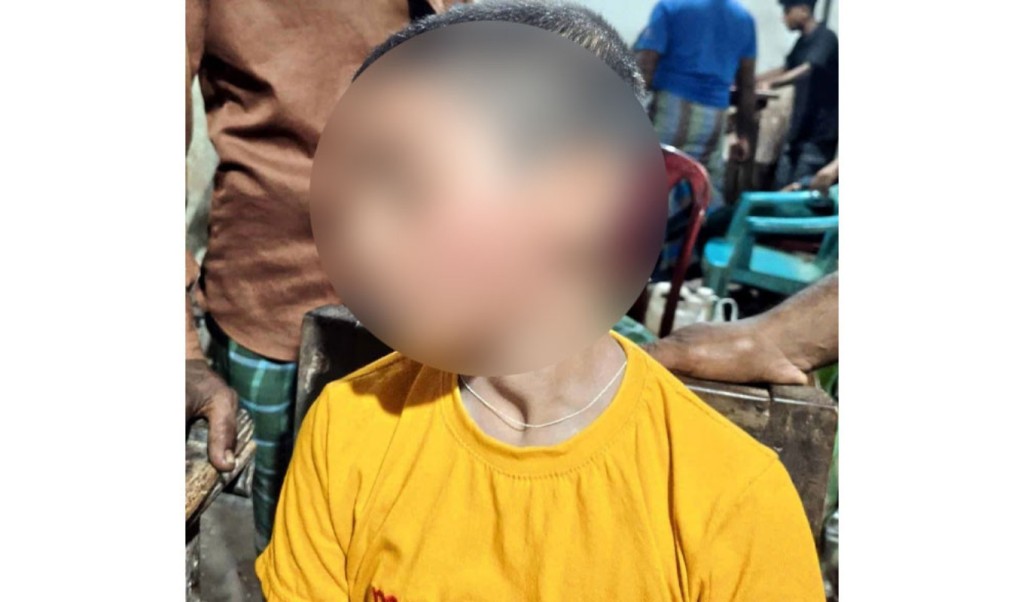 পরীক্ষার খাতায় কম নম্বরের কারণ জানতে চাওয়ায় স্কুলছাত্রকে মারধর 3 পরীক্ষার খাতায় কম নম্বরের কারণ জানতে চাইলে স্কুলছাত্রকে মারধর 1758553606 পরীক্ষার খাতায় কম নম্বরের কারণ জানতে চাওয়ায় স্কুলছাত্রকে মারধর