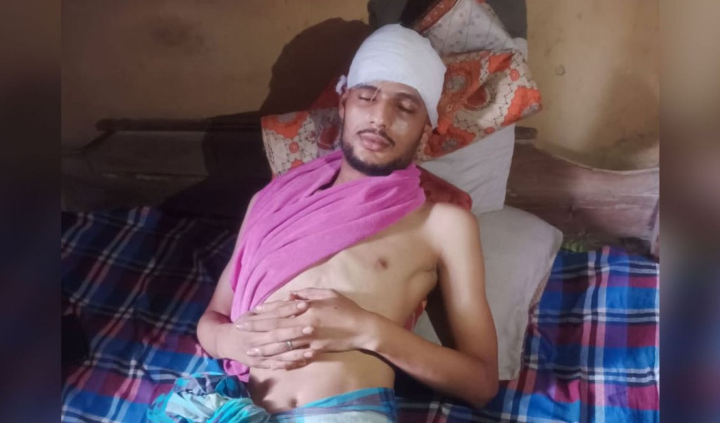 পাওনা টাকা চাওয়ায় দোকানিকে মারপিট ও দোকান লুট 4 পাওনা টাকা চাওয়ায় দোকানিকে মারপিট এবং টাকা লুটের অভিযোগ 1759053020 পাওনা টাকা চাওয়ায় দোকানিকে মারপিট ও দোকান লুট