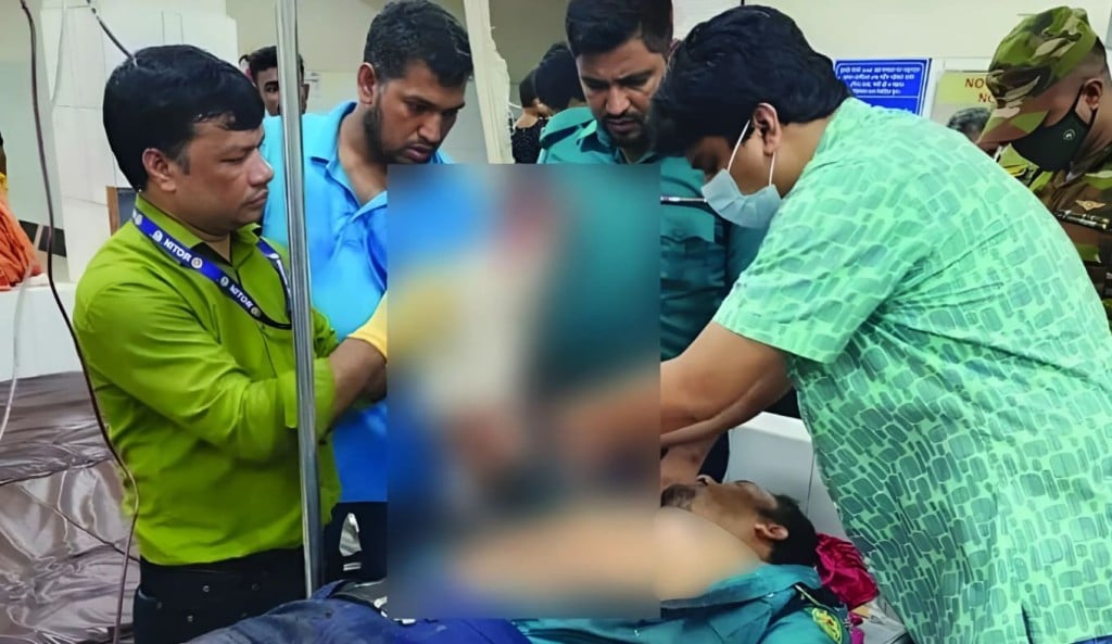 পুলিশকে কুপিয়ে জখম করা সেই ‘কবজি কাটা গ্রুপের হোতারা এখনো অধরা 1756865795 পুলিশকে কুপিয়ে জখম করা সেই ‘কবজি কাটা’ গ্রুপের হোতারা এখনো অধরা