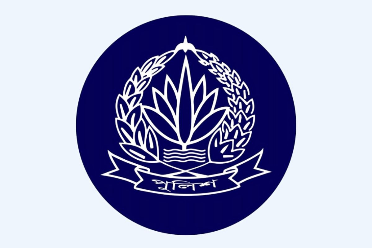 বই লেখেন পুলিশের বড় কর্তারা, আর কিনতে বাধ্য অধস্তনেরা