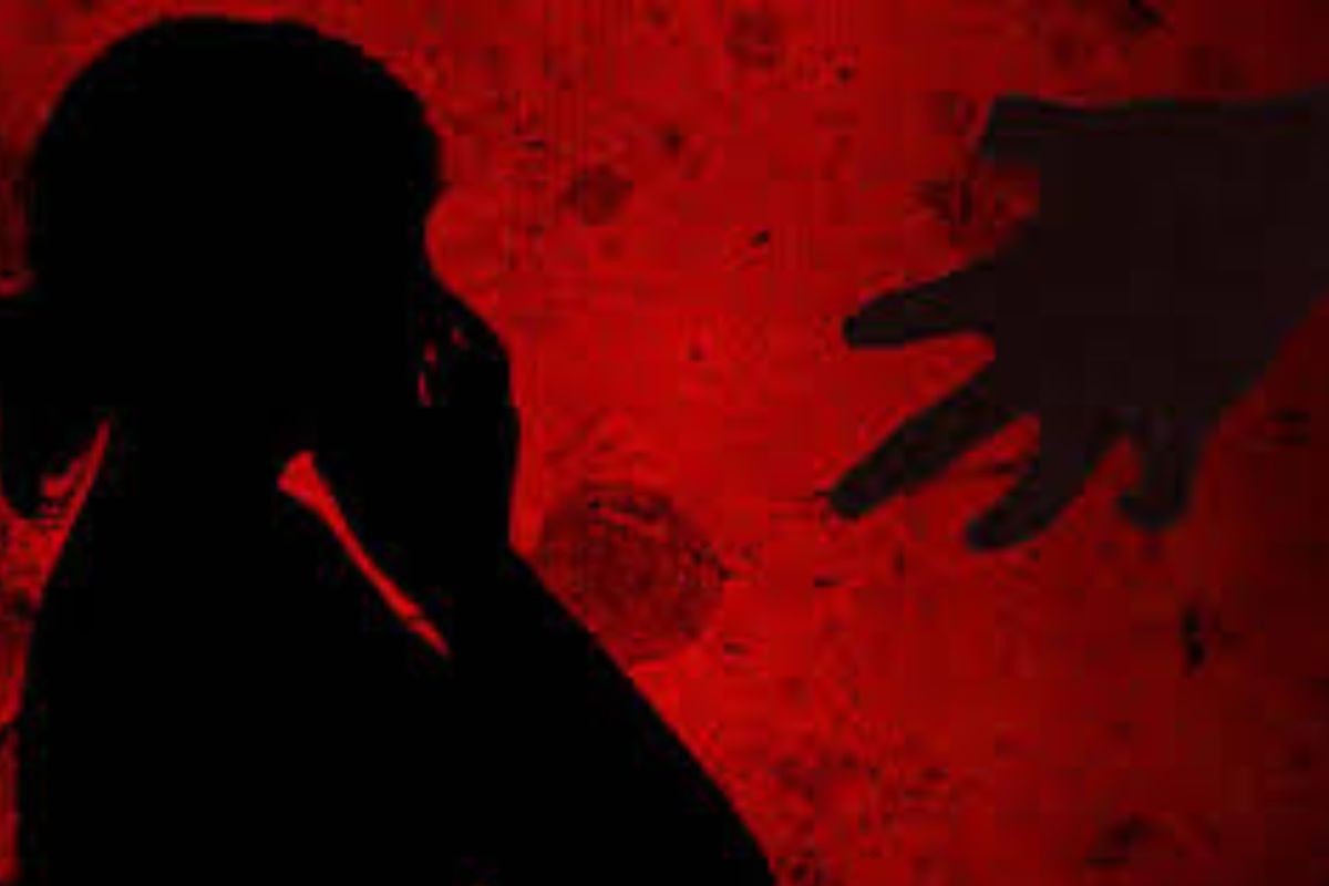 পূজা দেখতে গিয়ে ধর্ষণের শিকার স্কুলছাত্রী