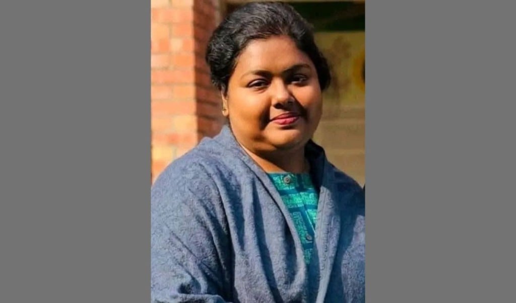 প্রত্যক্ষদর্শী সহকর্মীর বর্ণনায় জাবি শিক্ষক মৌমিতার মৃত্যুর শেষ মুহূর্ত 1757736101 প্রত্যক্ষদর্শী সহকর্মীর বর্ণনায় জাবি শিক্ষক মৌমিতার মৃত্যুর শেষ মুহূর্ত