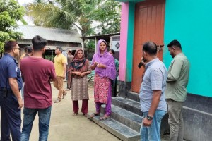 প্রবাসীর বাড়িতে যুবদল নেতার হামলা, দুই বিএনপি নেতা গুলিবিদ্ধ