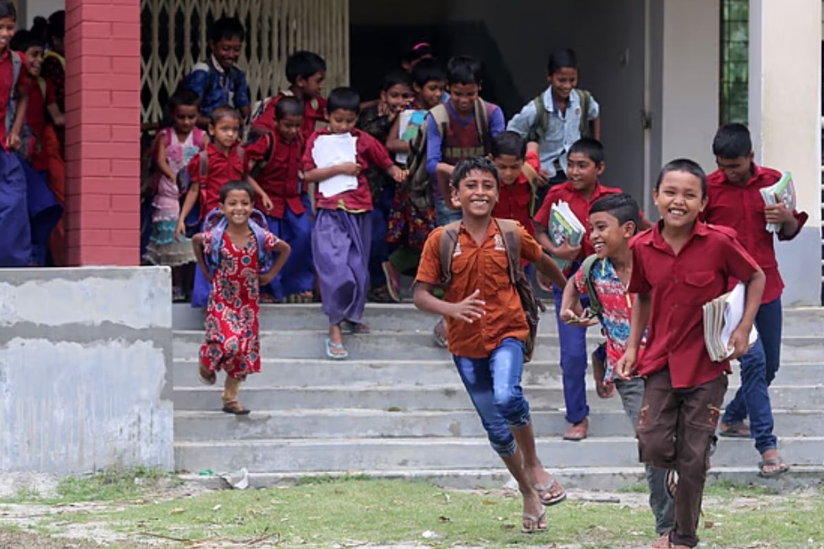 প্রাথমিকে ছুটি কমছে, সাপ্তাহিক ছুটি দুদিন: গণশিক্ষা উপদেষ্টা