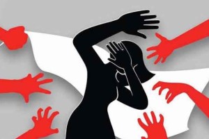 প্রেমিককে গাছে বেঁধে কলেজছাত্রীকে দলবদ্ধ ধর্ষণ