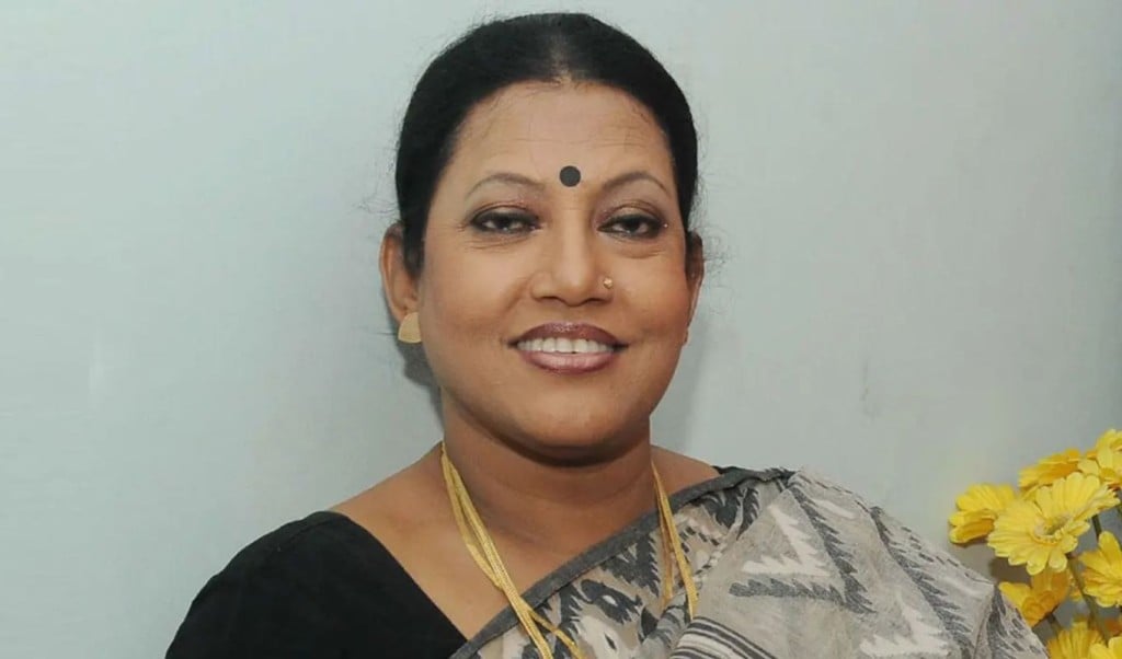 ফরিদা পারভিনের শেষ.ও দাফন 1757816992 কেন্দ্রীয় শহীদ মিনারে ফরিদা পারভীনের মরদেহে শ্রদ্ধা নিবেদন শেষে কুষ্টিয়ায় দাফন