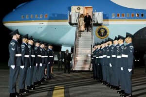 বড় দুর্ঘটনা থেকে রক্ষা পেল ট্রাম্পের বিমান