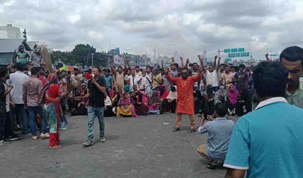 বরিশাল ও ঢাকা খুলনা মহাসড়ক অবরোধ 1757924535 ঢাকা-বরিশাল ও ঢাকা-খুলনা মহাসড়ক অবরোধ