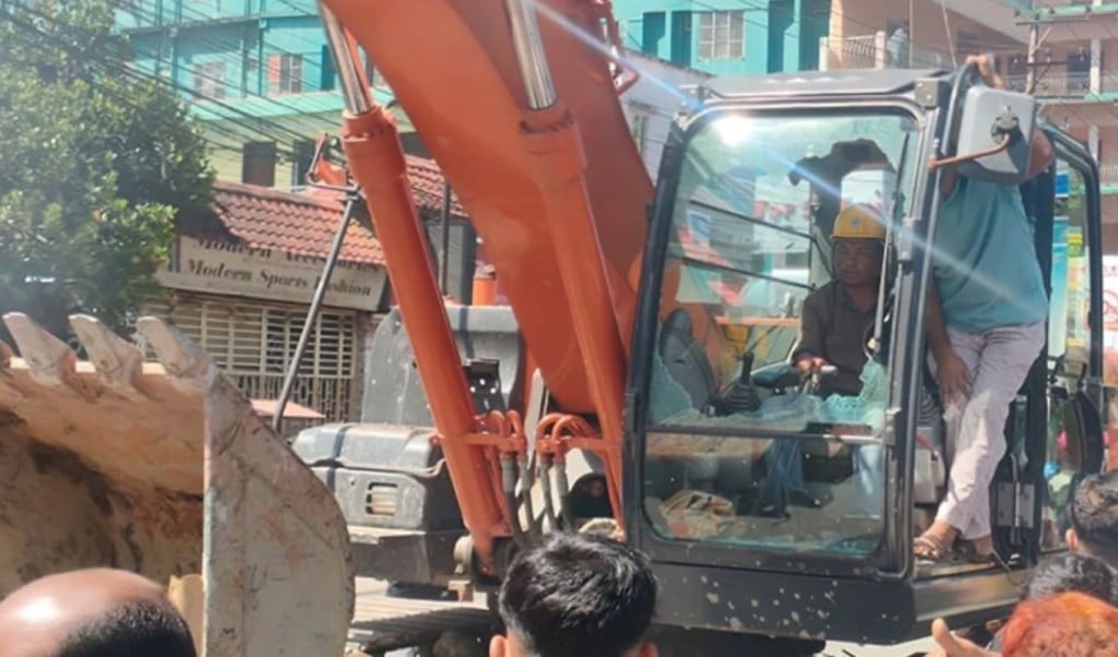 বাঁকখালী নদীর অবৈধ দখল উচ্ছেদ অভিযানে বাঁধা ও স্কেভেটর ভাঙচুর 1757059495 বাঁকখালী নদীর অবৈধ দখল উচ্ছেদ অভিযানে বাঁধা ও স্কেভেটর ভাঙচুর