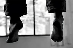 বাউফলে নির্মাণ শ্রমিকের ঝুলন্ত লাশ উদ্ধার