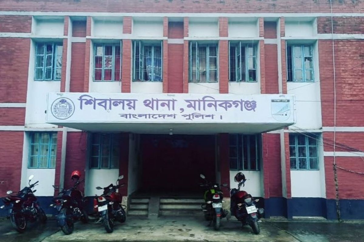 বাড়ি ছাড়তে জোর করে মুচলেকা নেওয়ার অভিযোগ ওসির বিরুদ্ধে