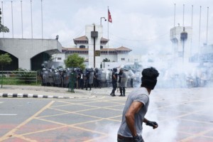 বিক্ষোভে উত্তাল নেপাল, কারফিউ জারি