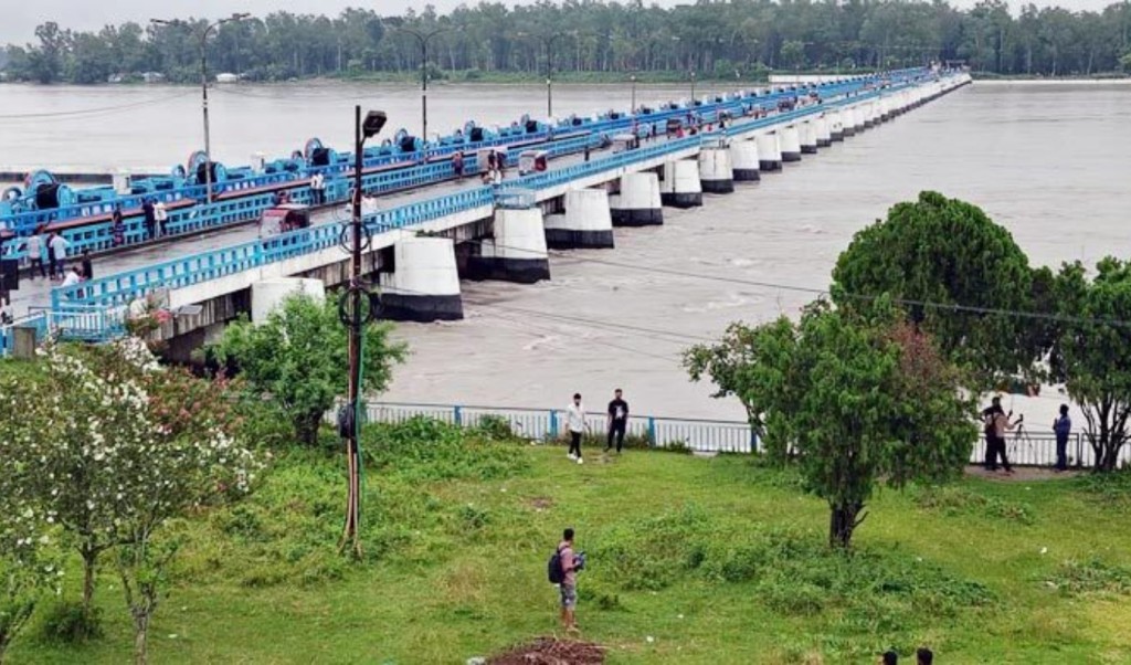 বিপৎসীমার ওপরে তিস্তার পানি, খোলা হলো ৪৪ জলকপাট 4 বিপৎসীমার ওপরে তিস্তার পানি খোলা হলো ৪৪ জলকপাট 1757930131 বিপৎসীমার ওপরে তিস্তার পানি, খোলা হলো ৪৪ জলকপাট
