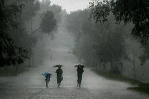 ধেয়ে আসছে শক্তিশালী বৃষ্টিবলয়