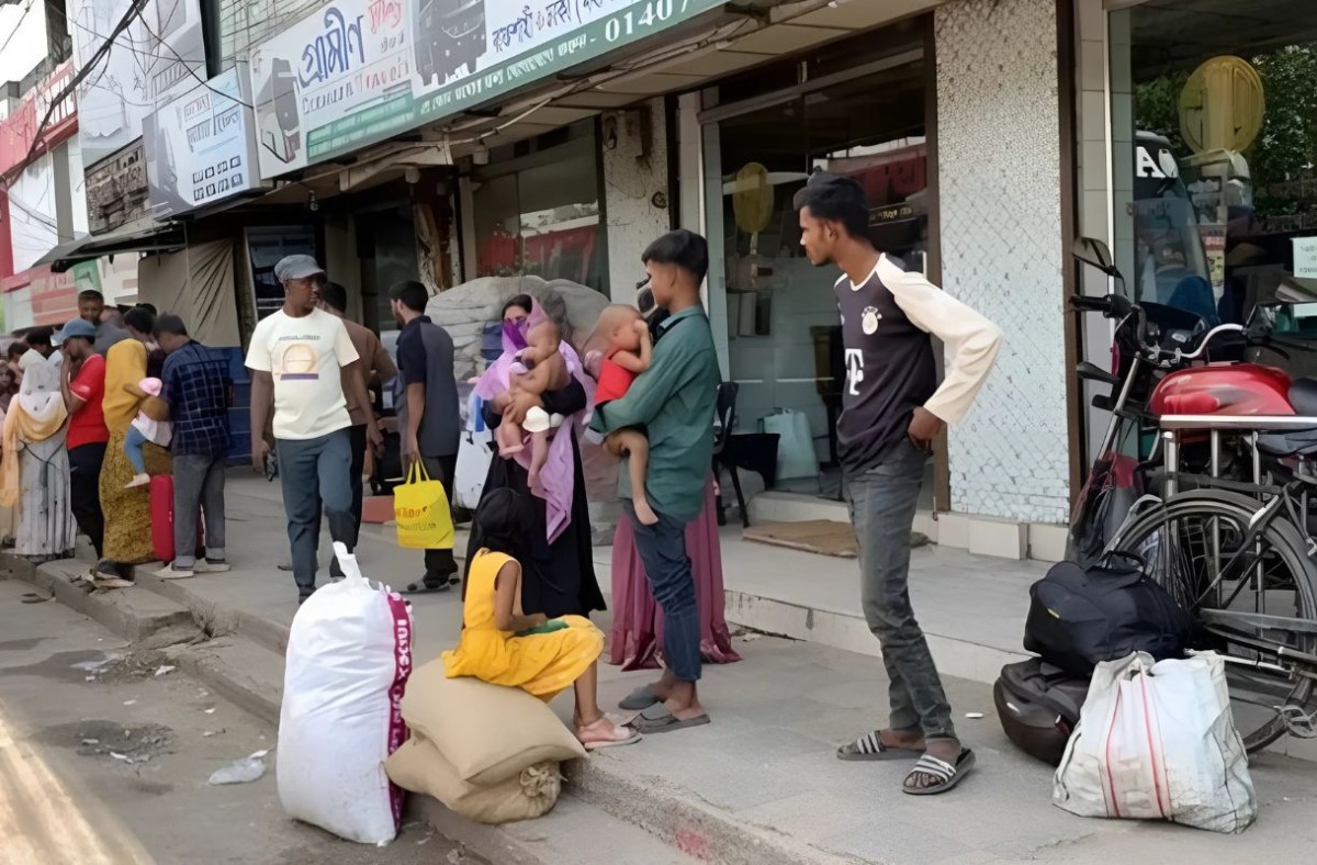 বেতন বৃদ্ধির দাবিতে বাস শ্রমিকদের বিদ্রোহ