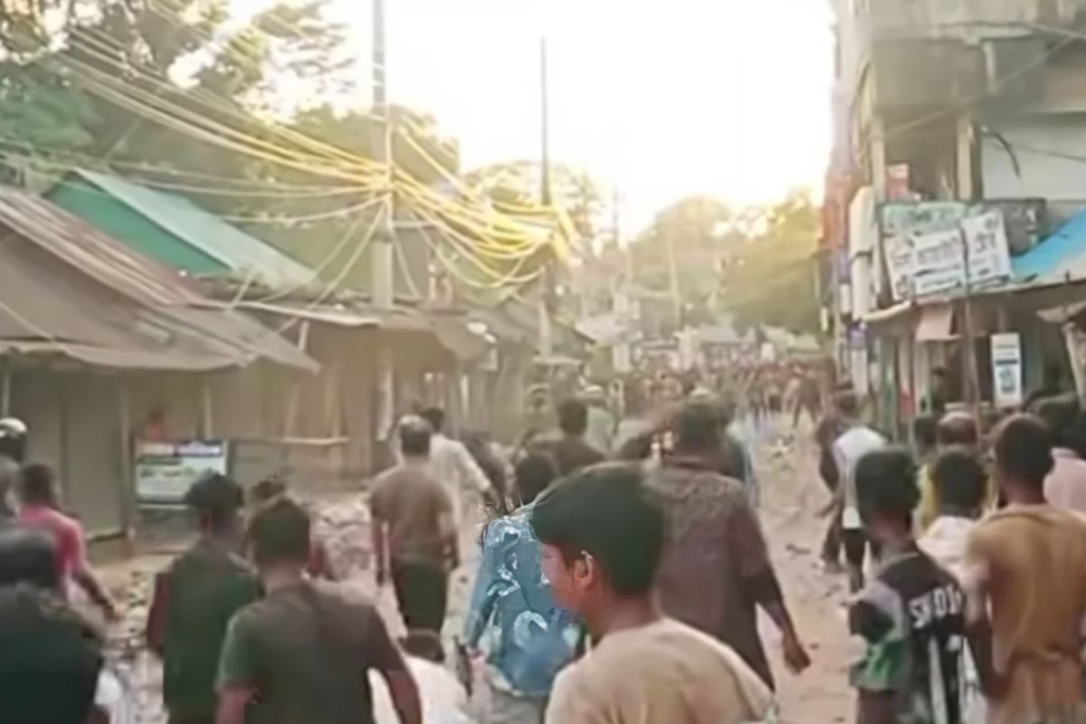 ব্রাহ্মণবাড়িয়ায় গায়ে ধাক্কা লাগাকে কেন্দ্র করে দুই গ্রামে সংঘর্ষ, আহত ৩০