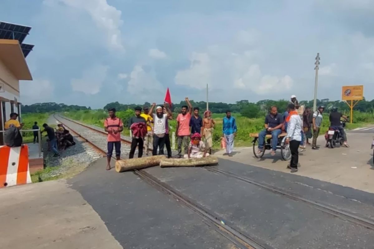ভাঙ্গায় থমথমে পরিস্থিতি, আজও অবরোধ কর্মসূচি