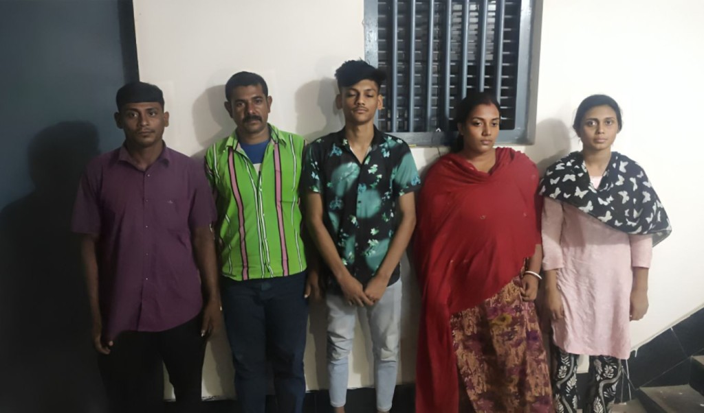 ভারতে প্রবেশকালে বিএসএফের হাতে ৮ বাংলাদেশি আটক 1758252819 ভারতে প্রবেশকালে বিএসএফের হাতে ৮ বাংলাদেশি আটক