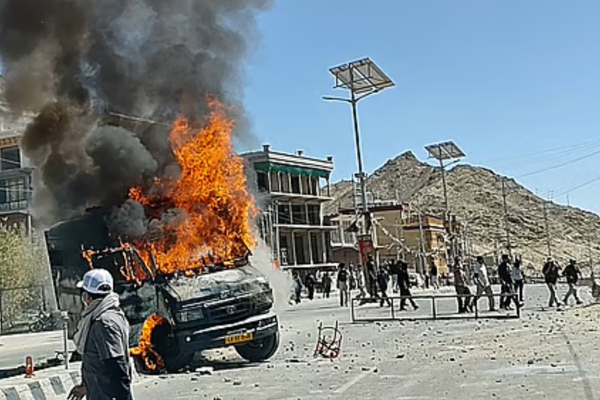 ভারতে বিজেপি কার্যালয়ে আগুন, নিহত ৫