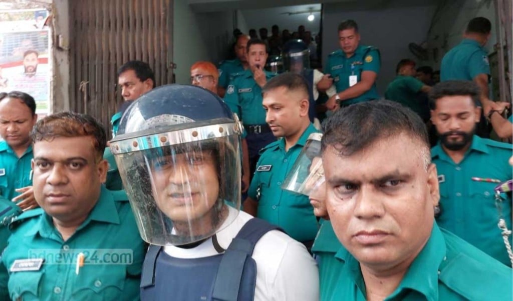 ভালো থাকুক বাংলাদেশ— আদালতে ব্যারিস্টার সুমন 1758105385 ভালো থাকুক বাংলাদেশ'— আদালতে ব্যারিস্টার সুমন