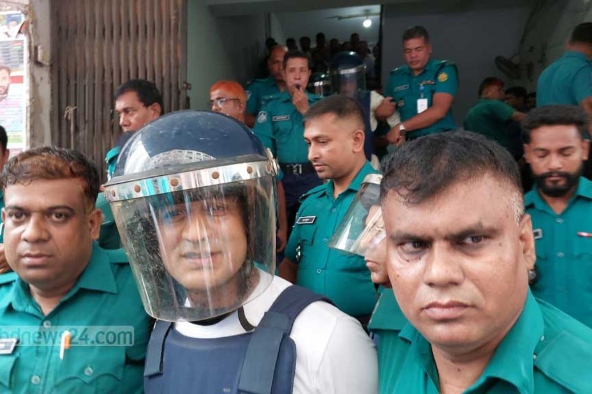ভালো থাকুক বাংলাদেশ’— আদালতে ব্যারিস্টার সুমন