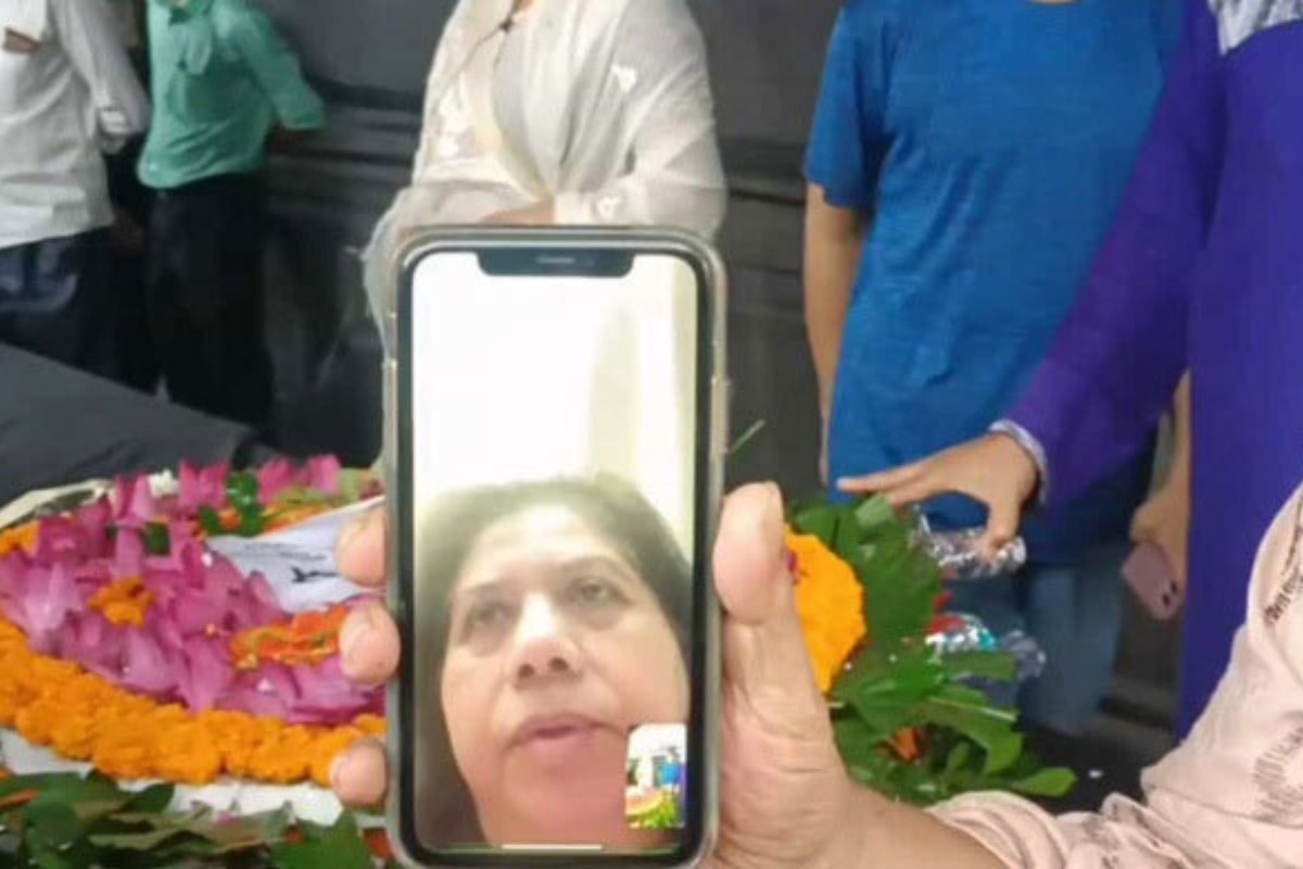 ভিডিওকলে ফরিদা পারভীনকে শ্রদ্ধা জানালেন রুনা লায়লা