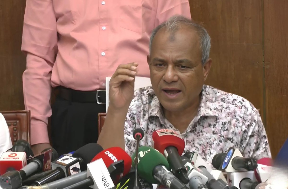 মণ্ডপ পাহারায় বুধবার থেকে আইনশৃঙ্খলা বাহিনী মোতায়েন থাকবে: স্বরাষ্ট্র উপদেষ্টা