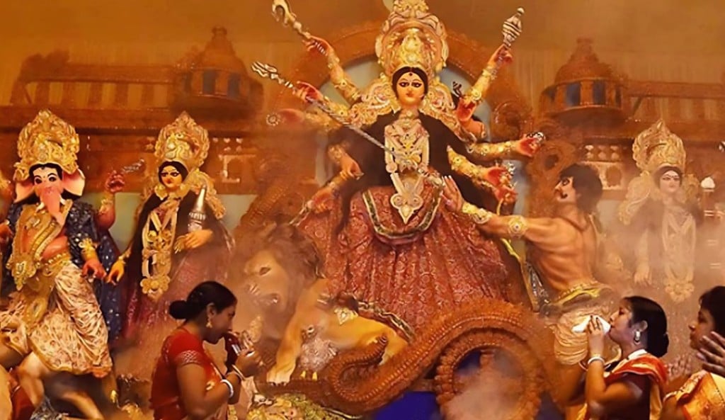 মহিষাসুরমর্দিনী দেবী দুর্গাকে বরণ শেষে মহাসপ্তমী আজ 1759115270 মহিষাসুরমর্দিনী দেবী দুর্গাকে বরণ শেষে মহাসপ্তমী আজ