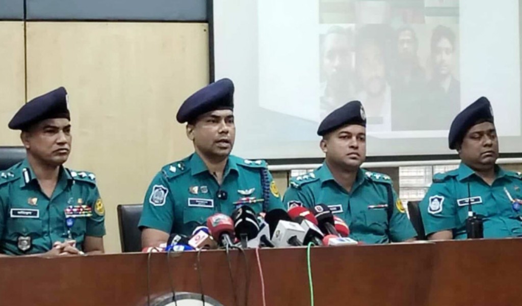 মাদক নিয়ন্ত্রণ করতে পারি, নির্মূল সম্ভব নয়: তেজগাঁওয়ের ডিসি 4 মাদক নিয়ন্ত্রণ করতে পারি নির্মূল সম্ভব নয় তেজগাঁওয়ের ডিসি 1758457419 মাদক নিয়ন্ত্রণ করতে পারি, নির্মূল সম্ভব নয়: তেজগাঁওয়ের ডিসি