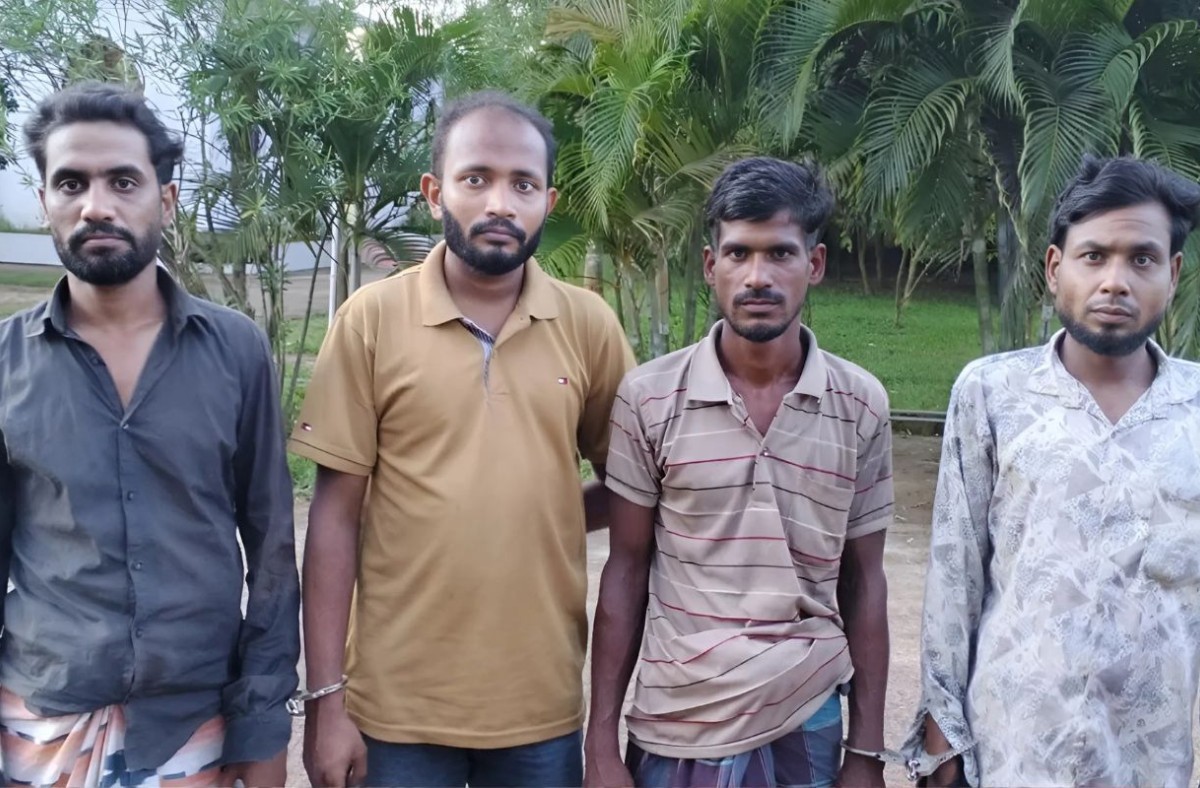 মাদক নিয়ে ছাত্রদল নেতাসহ গ্রেপ্তার ৪
